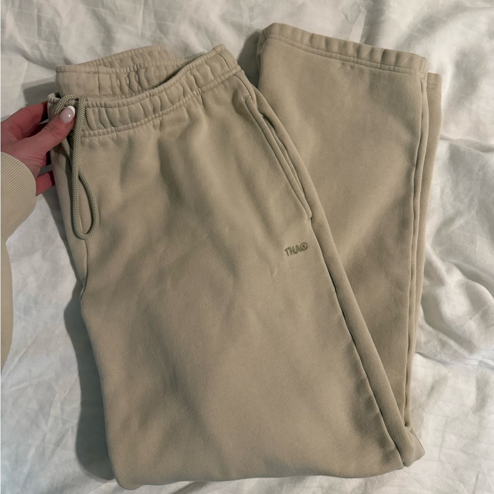 Aritzia Cozy Fleece Beige Sweatpants